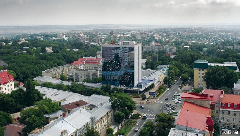 Братан, вот тебе виды за 1414 км от Москвы. г. Ставрополь. Зацени, у нас никакого СМ не было и не планируется. Зато звание самого благоустроенного города в РФ за 5 лет 2 раза брали, и таких полным полно, так что не завирайся. Зайти и посмотреть фото в инете может даже младенец сейчас.