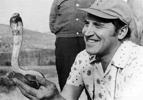 Очень классный человек. Долгих лет! Печально, что приемника у него нет. В западном мире, когда погиб Стив Ирвин, так на его месте(и до него тоже) появилось много достойных и увлеченных любителей природы. Куча современных передач, с великолепной операторской работой. У нас, к сожалению, не популярен такой формат, не прибыльно наверное....