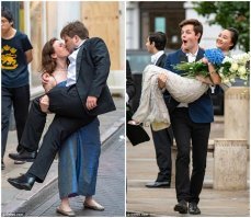 каблуки вошли в брусчатку