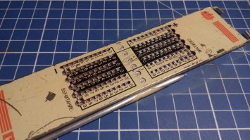 Механическая счетная машинка. До сих пор хранится. Как сейчас помню стоила 1 рубль. Еле уломал папаню купить.