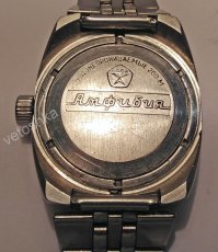 Мороженка фруктовая 7 копеек, а пломбир сливочный - 19 коп.  
с 20 коп. продавщицы детям 1 копеечкой сдачи давали.
Ах,  детство мое прекрасное, пусть останется это послевкусие до конца жизни. у меня. Чего и вам желаю - с вашим детством :)