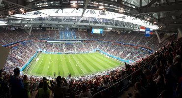 Всё было круто, начиная от прямого эфира с Романом Гутцайтом 
в шаттле (!!!) до стадиона и заканчивая игрой сборной России и поддержкой болельщиков!!!