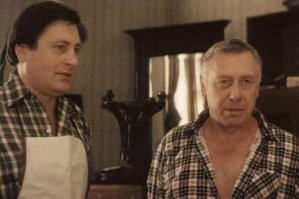 Возможно, это и не лучший пример драматической роли Анатолия Папанова, но мне очень запомнился ещё его образ в фильме "отцы и Деды"...