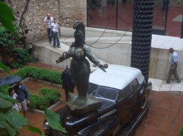 Театр-музей Сальвадора Дали в Фигерасе