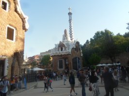 А как можно побывав в парке Гуэль не выставить его украшение - "Пряничные домики", Это как сделать пост о Москве - Без Кремля и Красной площади