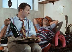 ага, прямо так и вижу, объяснительную мастера, который обслуживал аппарат:
уничтожено две... пиши три... бутылки вина