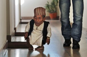 Самые маленькие люди планеты? А не пи#дишь?