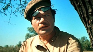 И еще Артиллерист)) Не было б этих двух и фильм был бы ни о чем.