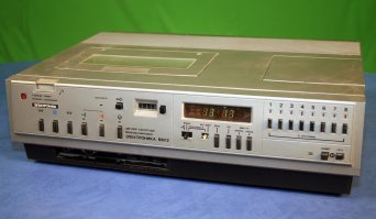 Порнушка - это была херня. Мы уже не были малолетками. Мы за бабки смотрели х.д фильмы боевики и эротические , но ещё на ВМ-12. Помню, как парень спросил: - А если я случайно задену и уроню видик? На что хозяин видика ответил: Ну тогда отдашь свою тачку.