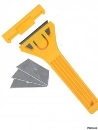 ... не являясь узким специалистом в области скребков, понятное дело не ожидал что существует столько недорогих альтернатив   
... однако замечу - что вылет лезвия в 3-4 мм. от корпуса, это не очень безопасно, с точки зрения эксплуатации. Ведь пользоваться этой приблудой приходится в основном женщинам :) У меня вылет около 12 мм. и чистится он очень просто и безопасно :) Кроме того лезвия для строительных ножей можно купить хоть у черта на куличках, а специализированный нож для чистки стекла и кафеля только в Леруа Мерлен, в городах с населением не менее 500 000 чел. :) Ну, и, понятно, можно пойти и, не напрягаясь, заказать проститутку, за сносных денег, а романтика где???