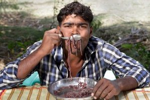 Некоторые блюда не буду есть, узнав его состав! А вообще-то, я не брезгливый!