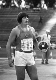 Юрий Думчев - заслуженный мастер спорта СССР, шестикратный чемпион России и чемпион Европы, участник Олимпийских игр.