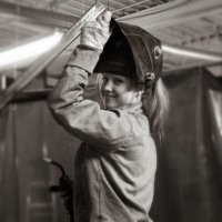 Еще нашел сварщиц. Красота)) Было время - все на энтузиазме строилось))