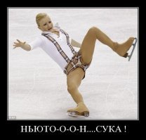 Фееричные случаи на подиуме: нелепые падения моделей