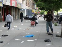 Зато в Германии всё хорошо

...и у мелкобритов

...в пендосии

... в Парижах

... и т.д.
Ни для кого не секрет, говнюки есть везде. И ты со своим высером - один из них.