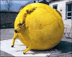 Про кубичность футбольных мячей доступным языком