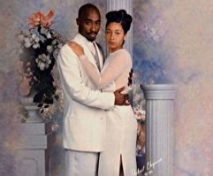 Сколько же лет было Тупаку, судя по фото, когда он наконец закончил школу?