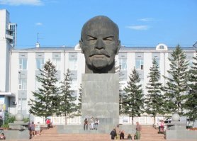 Забыли самую большую голову!
