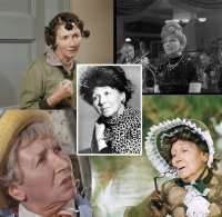 Екатерина (Рина) Зелёная родилась 7 ноября 1901 года в Ташкенте.

В 1919 году окончила Московское театральное училище. Начинала она на эстраде в качестве профессиональной певицы, но затем полностью посвятила себя театральной карьере. В 1924 году становится актрисой Московского театра сатиры. В 1930-е годы выступала на эстраде с рассказами о детях, работала нарадио. В её репертуаре стихи Владимира Маяковского, Агнии Барто, Самуила Маршака, Сергея Михалкова[6].

Во время Великой Отечественной войны участвовала во фронтовых артистических бригадах, за что в 1944 году была награждена орденом Красной Звезды.