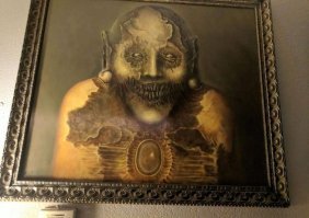 Когда друг женился на единственной девушке, согласившейся сходить с ним на свидание и повесил дома тёщин портрет)))