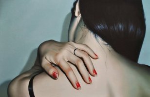 А что с маникюром? Мало недосказанности, надо было руки фотографировать после выкапывания картошки, было бы больше эротизма.