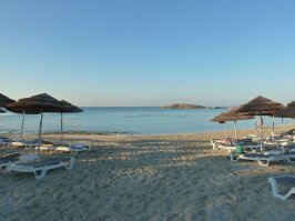 Это вас обманул кто-то. Вот мои личные фотки

Айя-Напа