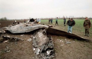 Малозаметность это бред. Нет никакой малозаметности в принципе. подтверждение - несколько сбитых F-117, и как результат их просто сняли с вооружения ВВС США.