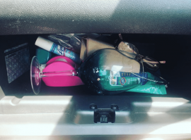 Вааще если в бардачке нет стакана, то машина не оборудована.
Короче, жуйня.