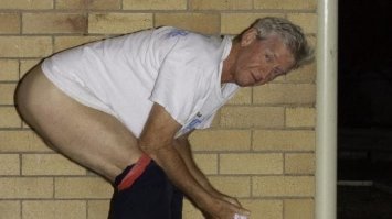 ахахахаахха ржал)))), блин слёзы))) ожидал котяру толстого увидеть))) и тут: ахахаха