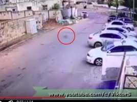 Он приехал поджечь чужую машину. Смотри, что из этого вышло