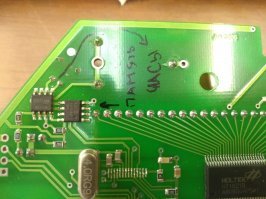 она там никак не происходит там стоит микросхема счетчик реального времени, выглядит это примерно вот так, программируется один раз на заводе и при отключении <span style='color:gray'>[мат]</span> питается от батарейки.
Это фото разобранного счетчика