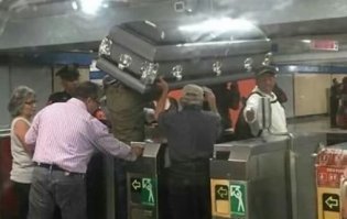 Интересно он пустой или там безбилетник?