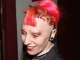 Вот чем сейчас занимается эпатажная певица Жанна Агузарова