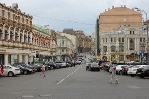 И куда теперь делись эти машины ? Гребаный в рот собянин, они на соседней улице теперь. Посмотри какая жопа с вечными пробками и дорожными затыками.