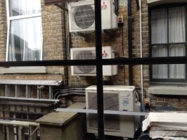 А в России уже бы лестницу сперли )