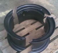 На Икарусах тоже не было стопорного кольца,диск состоял из трёх частей.