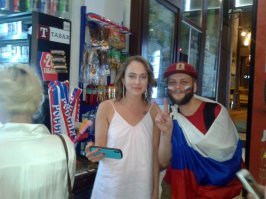 вот магазинчик где можно в ночное время купить пиво и крепкий алкоголь(балтика 3 80р, хайникен 0,65 160р. про крепкое не знаю так как не пью его). "звезды" так же не брезгают экономией)