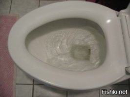 Ну т.е. ты на полном серьёзе сравниваешь эти два объекта??))) Не ....ну так то да! 
У одного 4 ребра , у второго вроде как то же ЗНАЧИТ они одного происхождения!!!