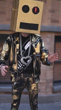 Самодельный шлем Daft Punk своими руками за 300 часов