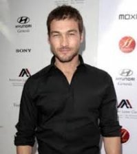 Энди Уитфилд- актер сыгравший Спартака в первом сезоне . Покойся с миром.