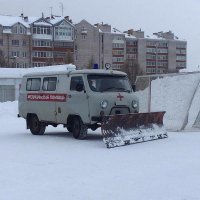 На всех скорых написано - "СКОРАЯ медецинская помощь", и только на этой буханке - "Медецинская помощь"