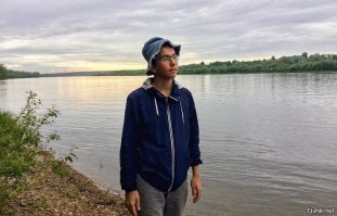 ну с точностью да наоборот)
на внешность похож на ботана, так что все ок