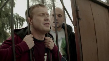 20 доказательств того, что настоящая девочка может застрять где угодно