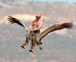 Это Иисус - пользователи сети опознали в идущем по облакам человеке сына Бога: видео