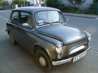 В одном автор ошибся, горбатые до сих пор встречаются на дорогах, правда в основном любовно отреставрированые и слегка тюнингованые.