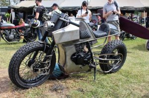 Я могу понять когда из говна делают конфетку... но когда наоборот - не понимаю в чём кайф.