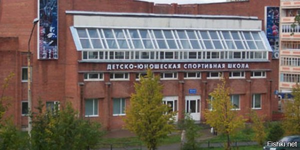 смените поселок на город без достаточной деловой активности или мертвым градообразующим предприятием(или единственным безальтернативным). Что видят и что имеют, чем живут и что чувствуют люди в таком? 

Источник:  © Fishki.net

Город с единственным безальтернативным градообразующим предприятием:

Одна из наших школ:



Без комментариев:



Убогие, унылые дома:



Музыкальная школа:







Грязные, замусоренные улицы с ободранными и ржавыми автобусами:



Наши дети. Сколько боли в их глазах от безнадёжности и отсутствия перспектив...



Вот так и живём за МКАДОМ, угасая и не развиваясь...