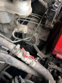 Кран в контур печки - отличное решение. Особенно в летнее время. Потому как поток ОЖ через печку немного нагревает воздух, даже если заслонка стоит на "холодно" - все равно просачивается. А если система "холод-тепло" управляется краном (как в Жигулях) - то это вообще спасение.