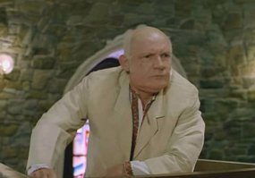 Не самый сильный фильм с его участием, но таки - да! Артист!