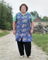 Жители Германии,  фотографировал фотограф - Альберт Тюбке.  Название деревни не помню, но он в ней родился и вырос, у него на сайте, они в портфолио лежат. 

Это не для политсрача, :) это  тем, кто искренне считает, что только в России такие деревни есть.  И жители так одеваются.